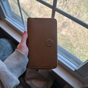 BRAND NEW Tory Burch Tan Wallet